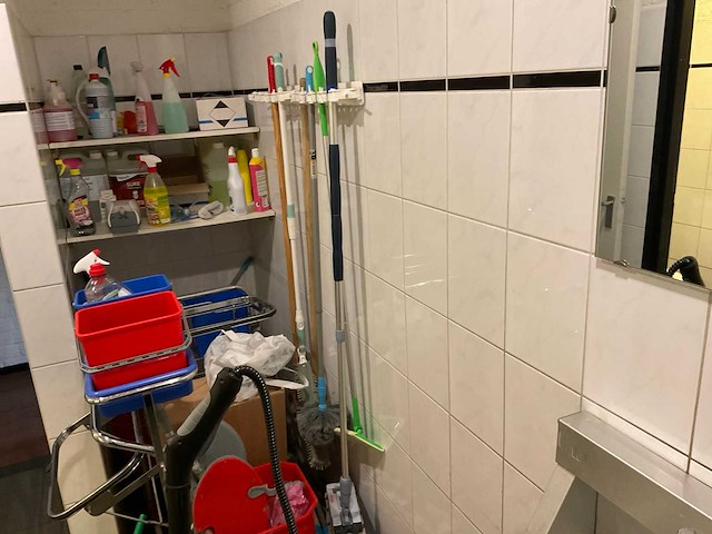 Inhoud toiletruimte - afbeelding 4 van  9