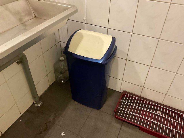 Inhoud toiletruimte - afbeelding 9 van  9