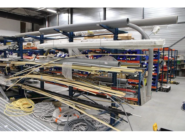 Inhoud twee zijden van dubbelzijdige stelling m2167 pvc buis, elektrabuis, flexibele buis, kabelgoten etc. ... - afbeelding 1 van  6