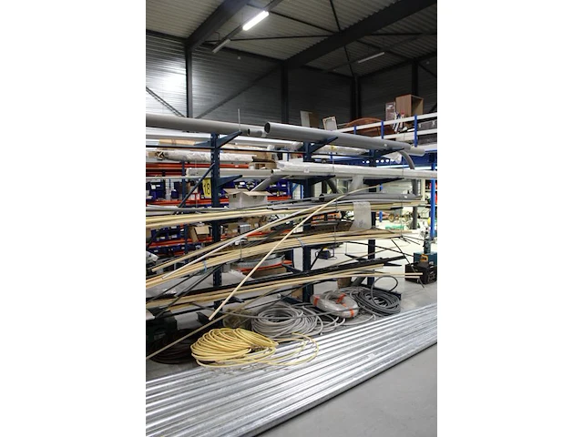 Inhoud twee zijden van dubbelzijdige stelling m2167 pvc buis, elektrabuis, flexibele buis, kabelgoten etc. ... - afbeelding 2 van  6