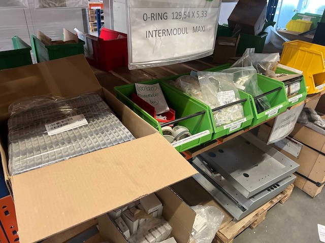 Inhoud van stelling met onderdelen intermodul maxi & alutherm systemen - afbeelding 2 van  31