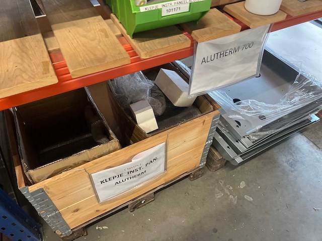 Inhoud van stelling met onderdelen intermodul maxi & alutherm systemen - afbeelding 8 van  31