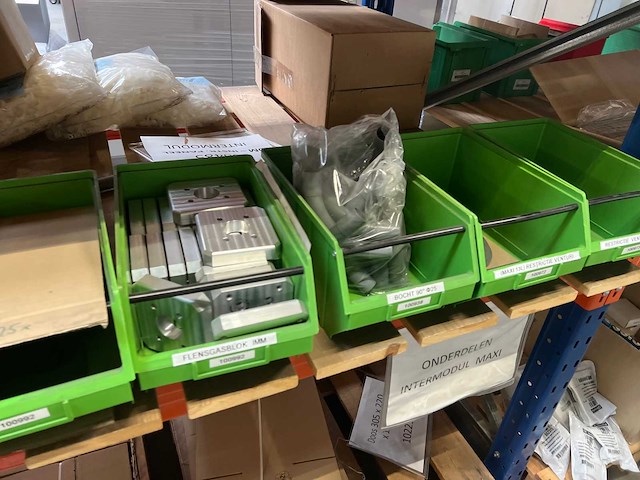 Inhoud van stelling met onderdelen intermodul maxi & alutherm systemen - afbeelding 30 van  31