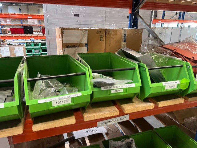 Inhoud van stelling met onderdelen intermodul maxi & alutherm systemen - afbeelding 31 van  31