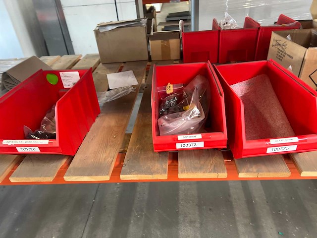 Inhoud van stelling met onderdelen intermodul maxi & alutherm systemen - afbeelding 8 van  18