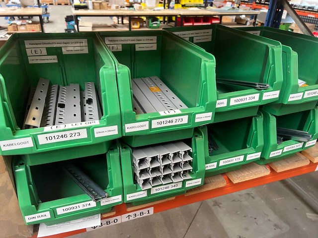 Inhoud van stelling met onderdelen intermodul maxi & alutherm systemen - afbeelding 12 van  18