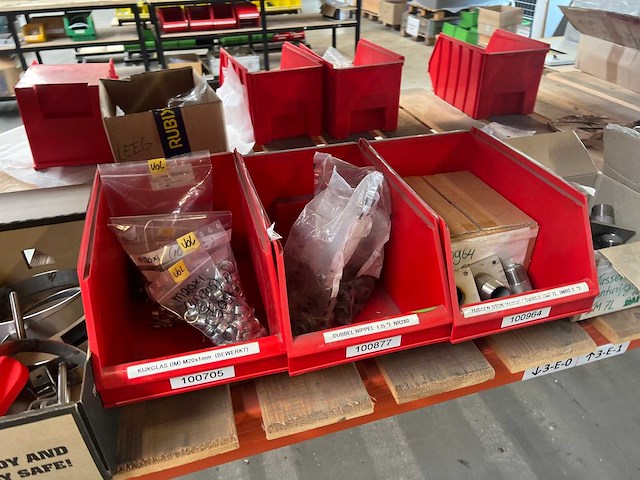 Inhoud van stelling met onderdelen intermodul maxi & alutherm systemen - afbeelding 15 van  18