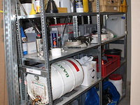 Inhoud vierdelige stelling w.o. bevestigingsmaterialen, werk handschoenen, blikken, isolatiepluggen en glas... - afbeelding 2 van  9