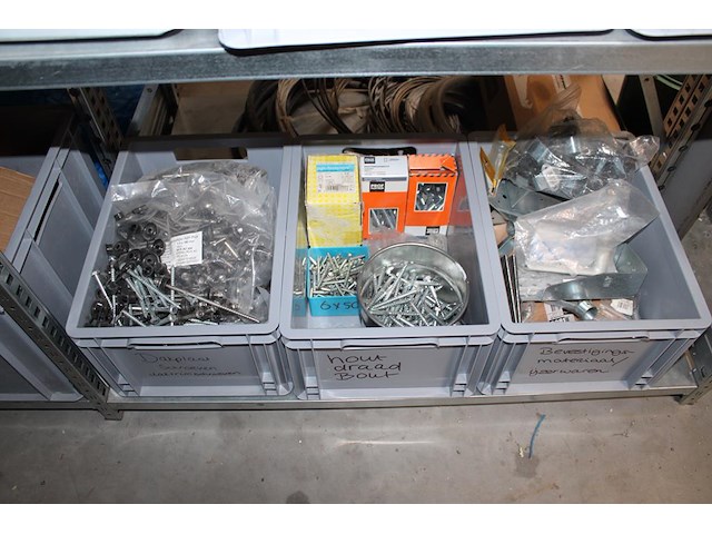 Inhoud vierdelige stelling w.o. bevestigingsmaterialen, werk handschoenen, blikken, isolatiepluggen en glas... - afbeelding 3 van  9