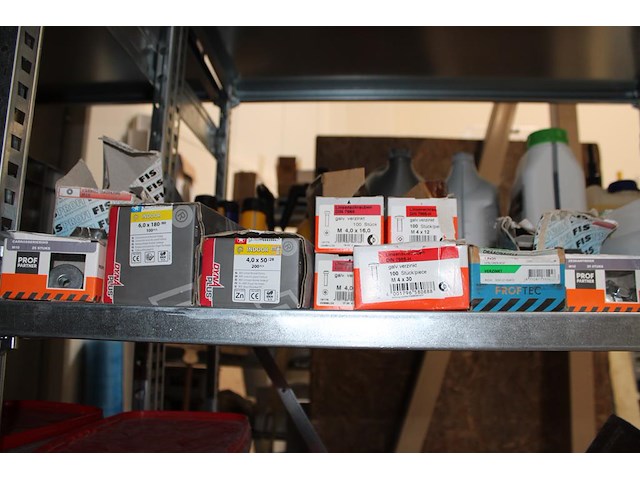 Inhoud vierdelige stelling w.o. bevestigingsmaterialen, werk handschoenen, blikken, isolatiepluggen en glas... - afbeelding 5 van  9