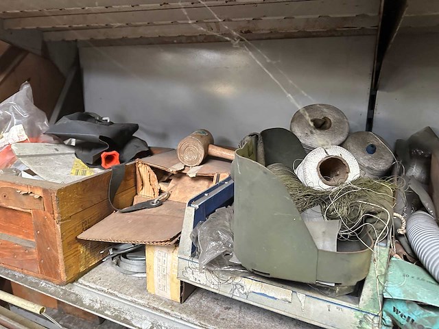 Inhoud vliering - afbeelding 12 van  15