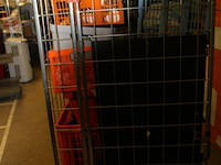 Inhoud volle rolcontainer incl de klapkratjes excl container en orange krat - afbeelding 5 van  9
