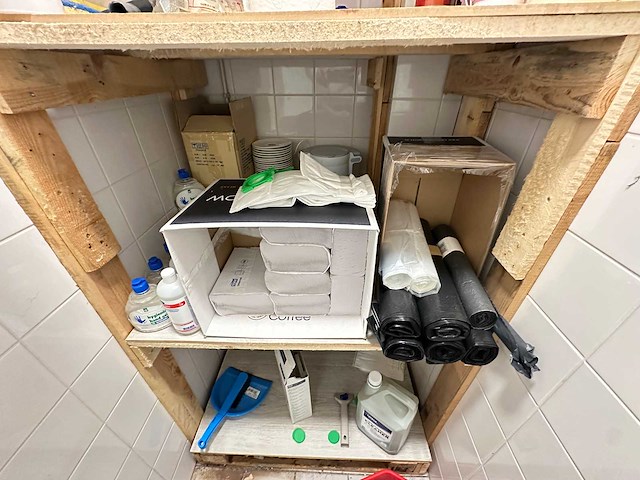 Inhoud voorraadkast - afbeelding 4 van  5