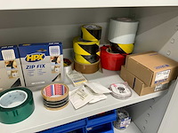 Inhoud werkplaatskast met boren, installatiematerialen, tapes, etc. (2x) - afbeelding 2 van  21