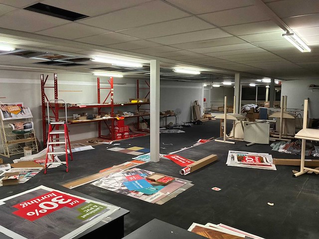 Inhoud zolder - afbeelding 1 van  7