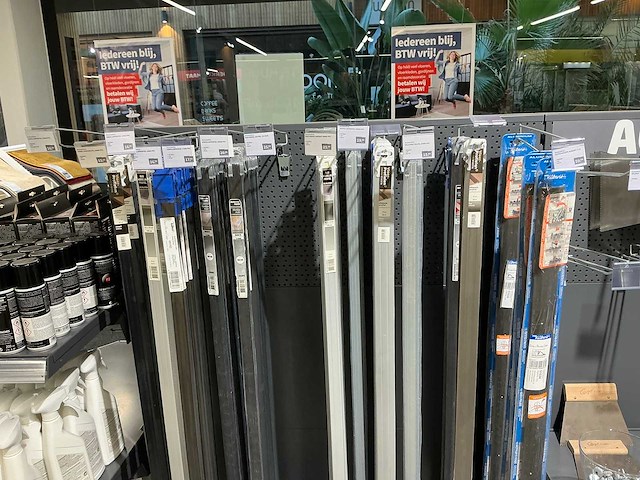 Inhoudstelling reinigings en montage accessoires - afbeelding 4 van  8