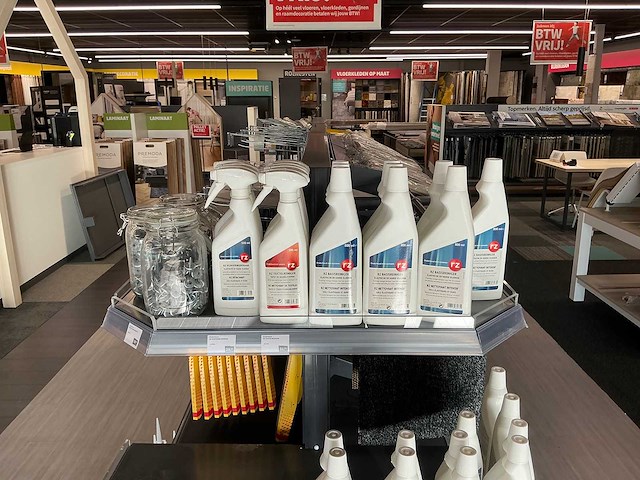 Inhoudstelling reinigings en montage accessoires - afbeelding 6 van  9