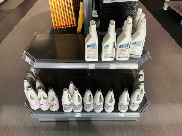 Inhoudstelling reinigings en montage accessoires - afbeelding 7 van  9