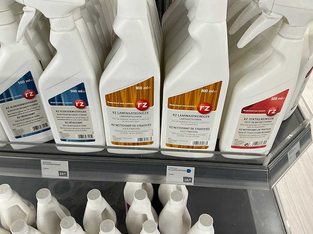 Inhoudstelling reinigings en montage accessoires - afbeelding 7 van  8