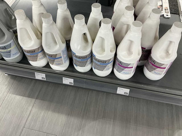 Inhoudstelling reinigings en montage accessoires - afbeelding 8 van  8