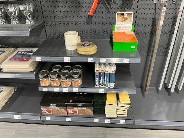 Inhoudstelling reinigings en montage accessoires - afbeelding 2 van  4