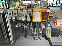 Inhoudstelling reinigings en montage accessoires - afbeelding 2 van  6