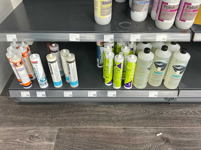 Inhoudstelling reinigings en montage accessoires - afbeelding 2 van  8