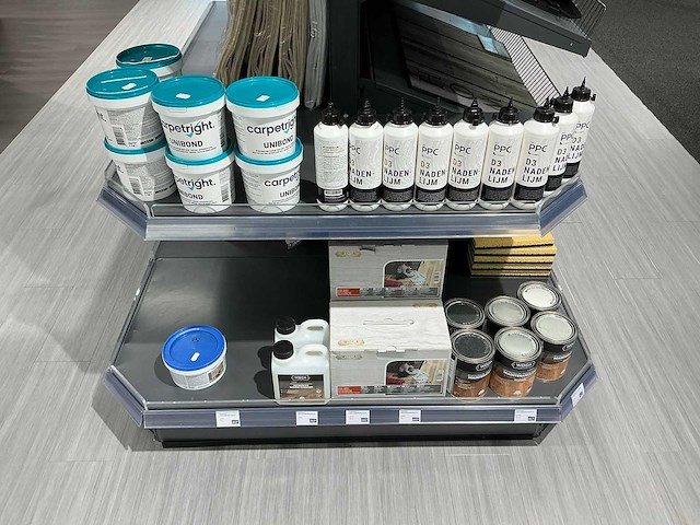 Inhoudstelling reinigings en montage accessoires - afbeelding 2 van  7