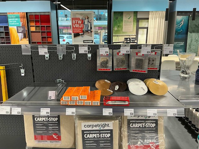 Inhoudstelling reinigings en montage accessoires - afbeelding 3 van  7