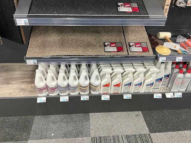 Inhoudstelling reinigings en montage accessoires - afbeelding 2 van  5