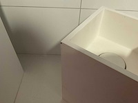 Ink fontein skyscraper polystone zonder kraangat inclusief handdoek uitsparing - afbeelding 6 van  6