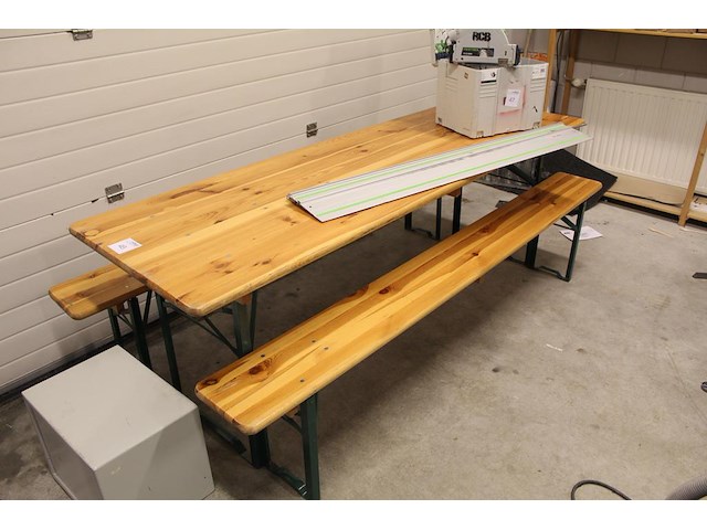 Inklapbare biertafelset. afmeting tafelblad 220 x 70 cm - afbeelding 1 van  3