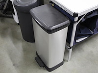 Inklapbare buitenkeuken met pedaalemmer. afm. 100 x 50 x 78 cm. margeproduct - afbeelding 3 van  3