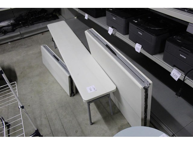 Inklapbare campingset bestaande uit tafel en twee bankjes. totale breedte uitgeklapt 183 cm. margeproduct - afbeelding 1 van  3