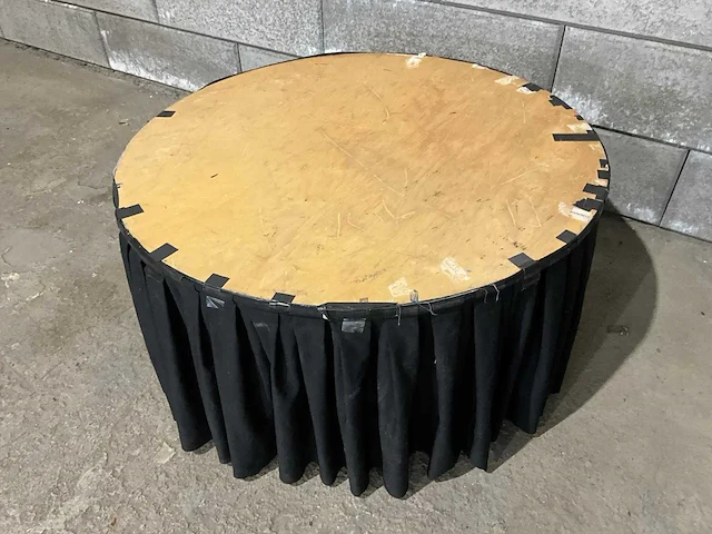 Inklapbare restauranttafel met rok ø 150 cm (20x) - afbeelding 2 van  5