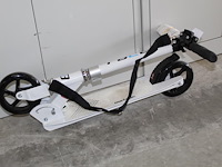 Inklapbare step meteor racer met draagriem - afbeelding 4 van  4