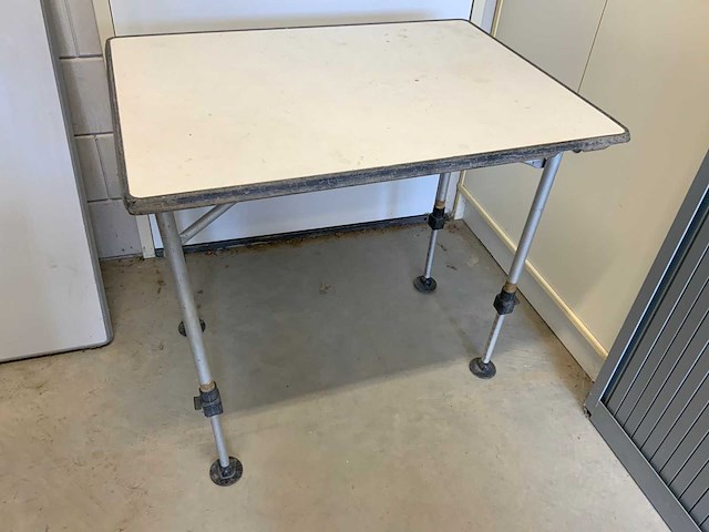Inklapbare veldtafel (2x) - afbeelding 1 van  7