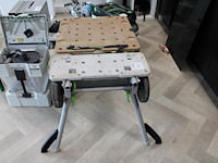 Inklapbare werktafel festool ug-csc-sys met steekwagenfunctie. let op ! onderdeel van combinatiekavel b017 onderdeel van combinatiekavel combinatiekavel festool gereedschappen kavels b013 t/m b016. zaag-en werktafel met afzuiging. - afbeelding 1 van  3