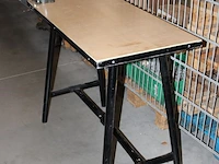 Inklapbare werktafel hbm met opgebouwde bankschroef. let op. poten dienen op juiste wijze gemonteerd te wor... - afbeelding 2 van  2