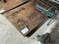 Inklapbare werktafel met bankschroef - afbeelding 3 van  5