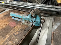 Inklapbare werktafel met bankschroef - afbeelding 4 van  5