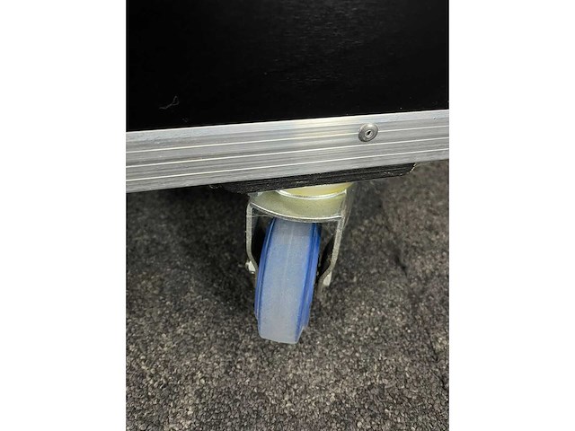 Innox - universele flightcase op wielen - afbeelding 7 van  12