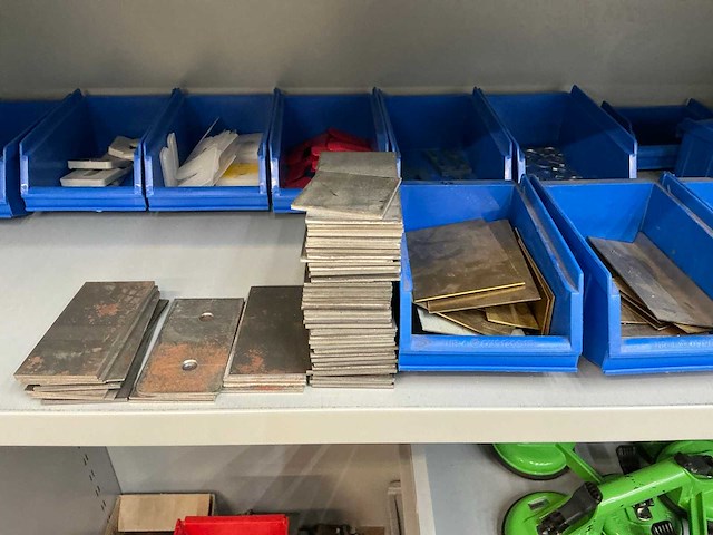 Inofec werkplaatskast met inhoud - afbeelding 11 van  12