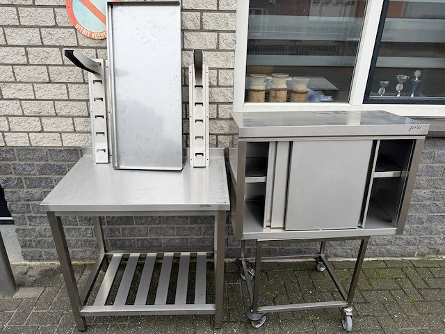 Inox - werk tafel + hang kast - rvs werktafel - afbeelding 1 van  4