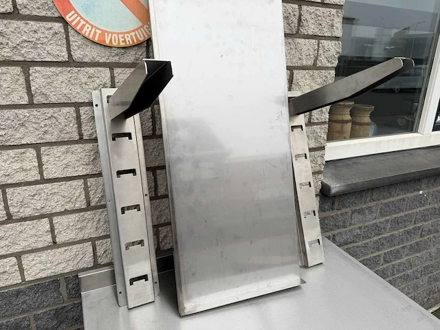 Inox - werk tafel + hang kast - rvs werktafel - afbeelding 3 van  4