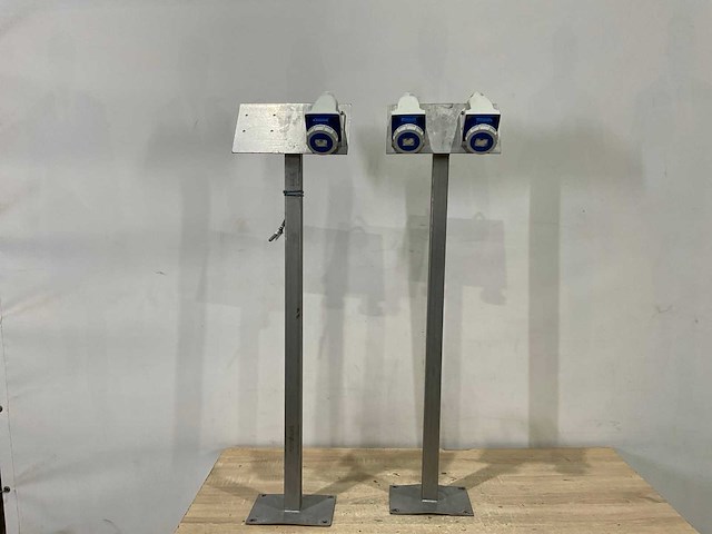 Inox paal met stopcontact (2x) - afbeelding 5 van  5