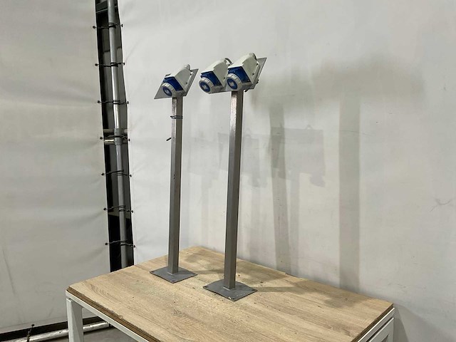 Inox paal met stopcontact (2x) - afbeelding 1 van  6