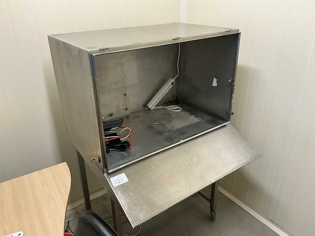 Inox werkstation - afbeelding 2 van  3