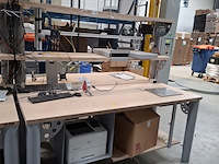 Inpakbalie met 2x weegschaal en 2x printer