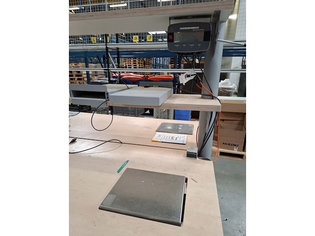Inpakbalie met 2x weegschaal en 2x printer - afbeelding 12 van  12